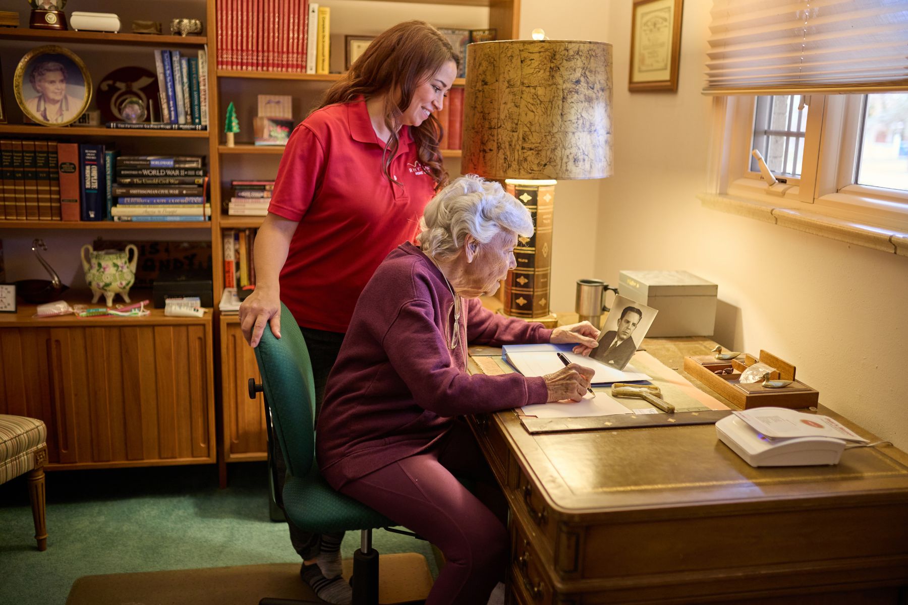 client at her desk landscape